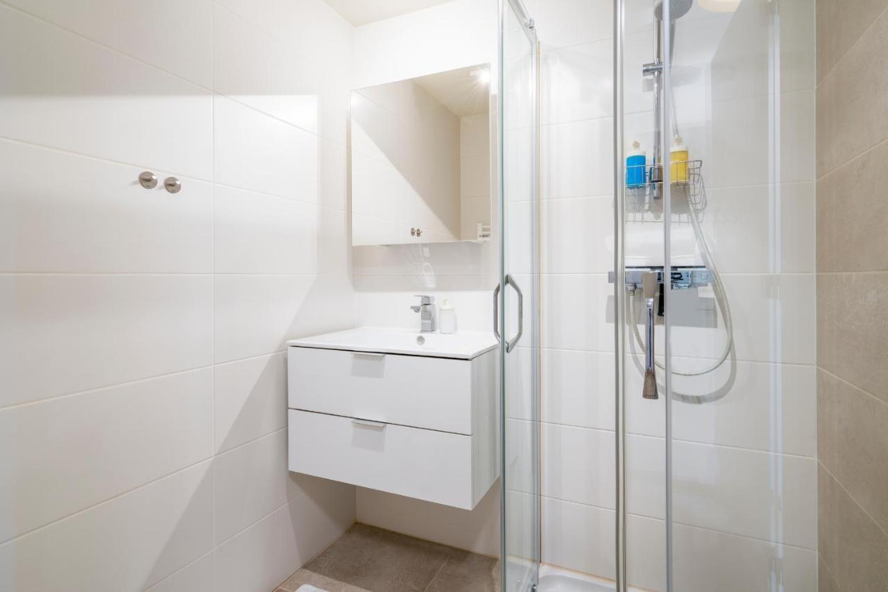 Renewed Comfort Duplex W 2 Terraces Nearby Marina Apartment Нюпорт Екстериор снимка